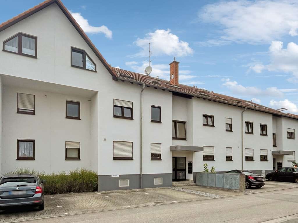 Immobilie in Altrip - Ihr neues Zuhause:Helle 3-Zimmer-Wohnung mit offener Küche und Wohnbereich mit Wintergartencharakter - Bild 0