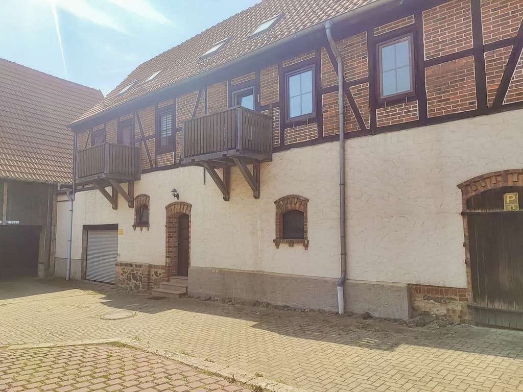 Immobilie in Harzgerode - Historisches Erbe trifft Moderne - ritterlicher Freihof mit Wohneinheiten, Gewerbe und Photovoltaik - Bild 1