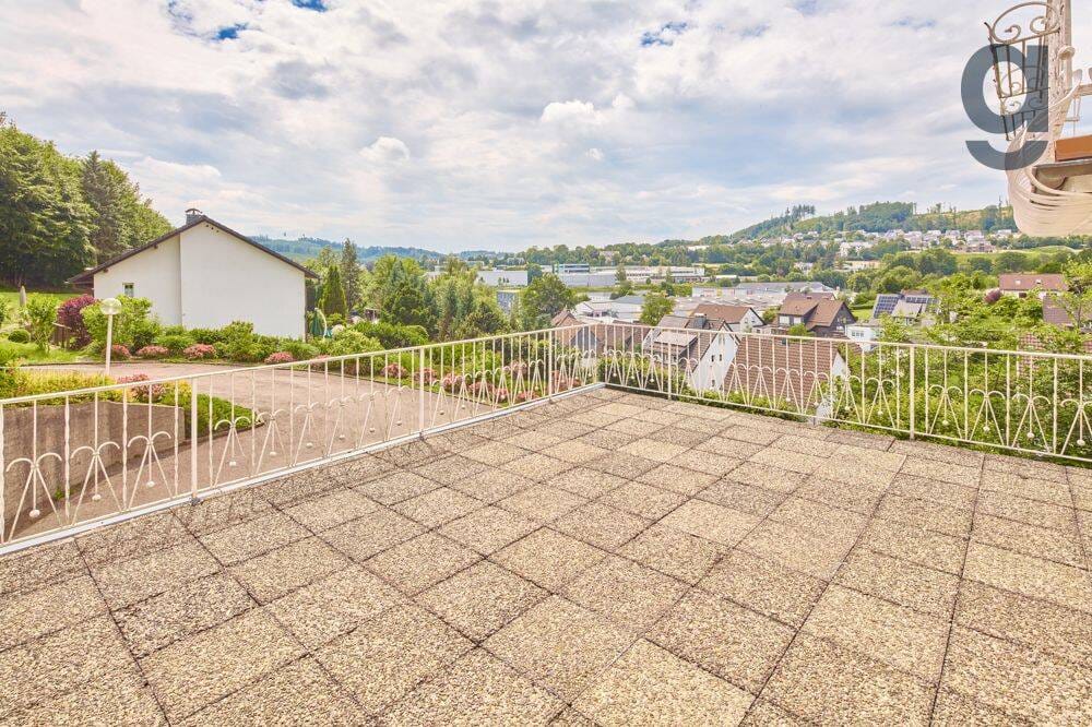 Immobilie in Drolshagen - 278 m² Wohnfläche, Einliegerwohnung und Weitblick! - Bild 1