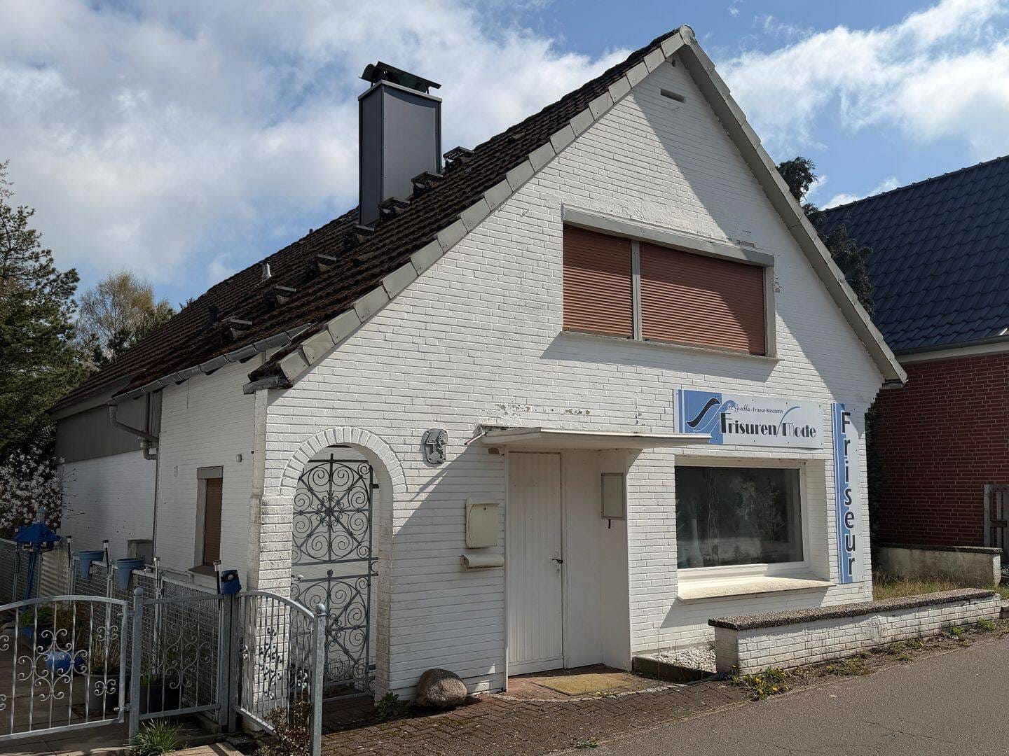 Immobilie in Buchholz - Wohnhaus mit ehemaligem Friseurladen und großem Entwicklungspotenzial - Bild 0