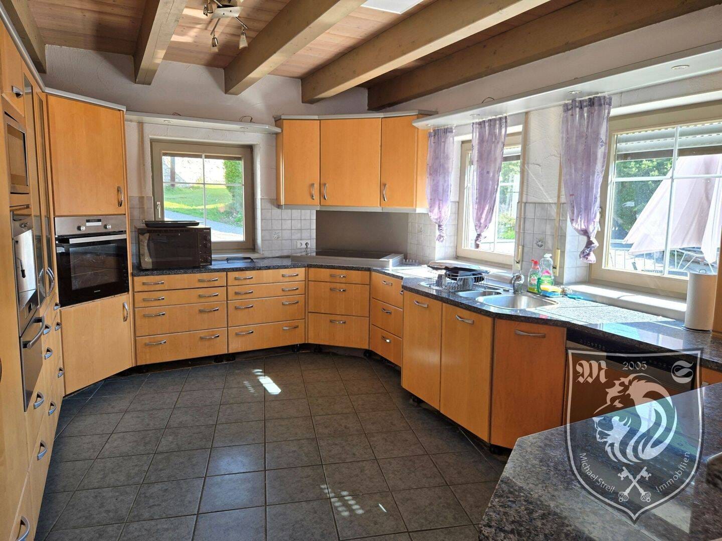 Immobilie in Dischingen - Wohnhaus mit Einliegerwohnung, Dachterrasse und Burgblick -  Dischingen/Katzenstein - Bild 4