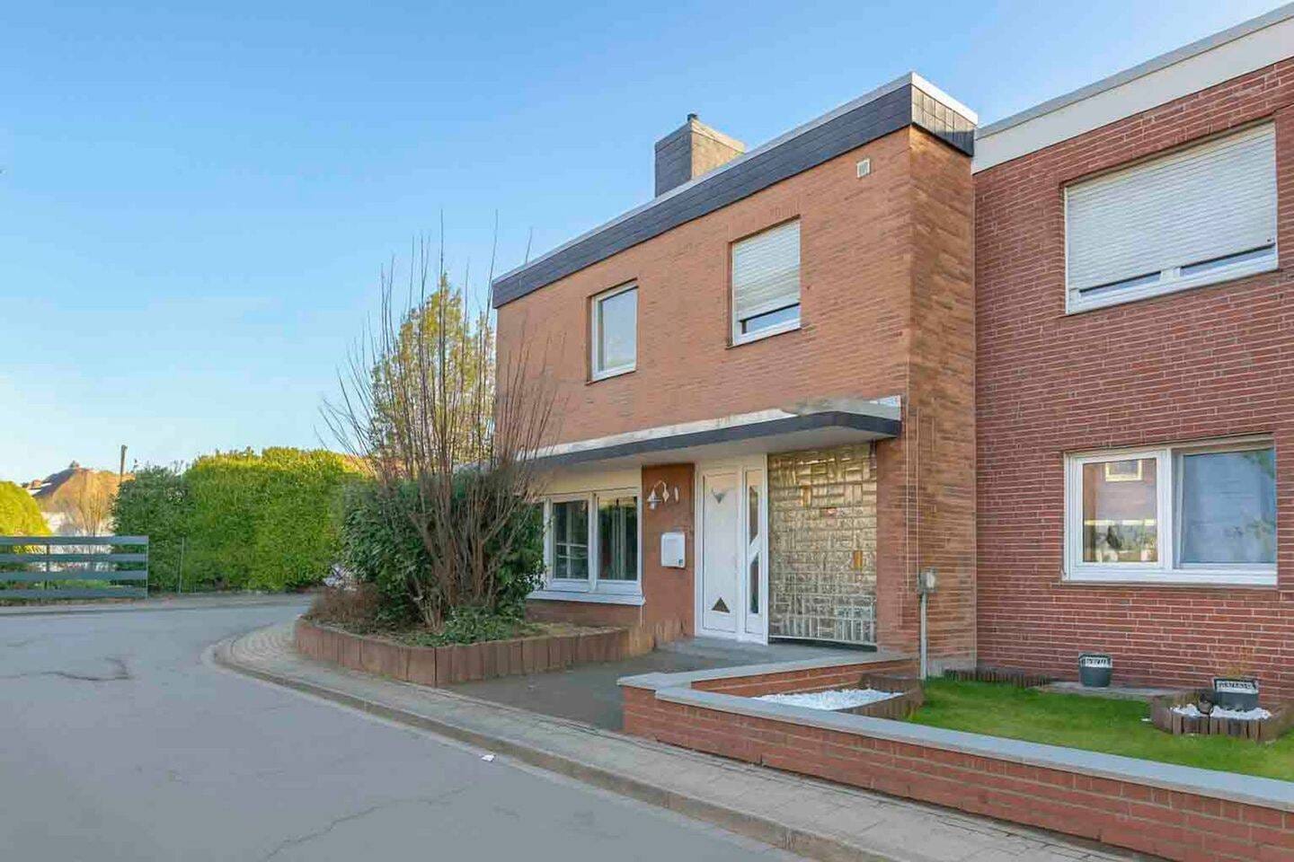 Immobilie in Ahlen - Sofort einziehen und wohlfühlen - Modernisierte Doppelhaushälfte in zentraler Lage von Ahlen - Bild 1