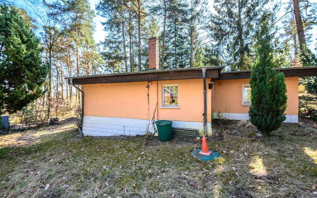 Immobilie in Schorfheide - Heinze-Immobilien (IVD): Wochenendhaus für Handwerker nahe Üdersee - Bild 2