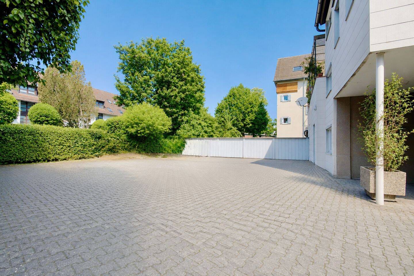 Immobilie in Nürtingen - 5,4% Ist-Rendite - Wohn- und Geschäftshaus  mit 5 Einheiten auf 497 m² Fläche - Bild 2