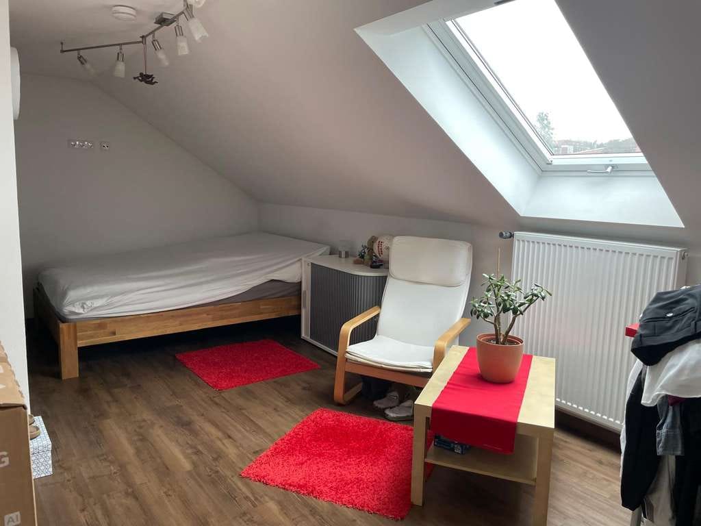 Immobilie in Burglengenfeld - Geräumiges Zweifamilienhaus mit zwei Garagen und großem Grundstück in Burglengenfeld - Bild 3