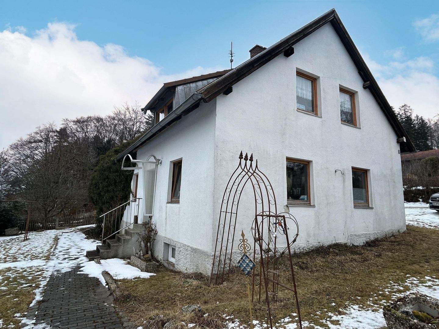 Immobilie in Falkenstein - Sanierungsobjekt mit traumhafter Aussicht - Bild 0