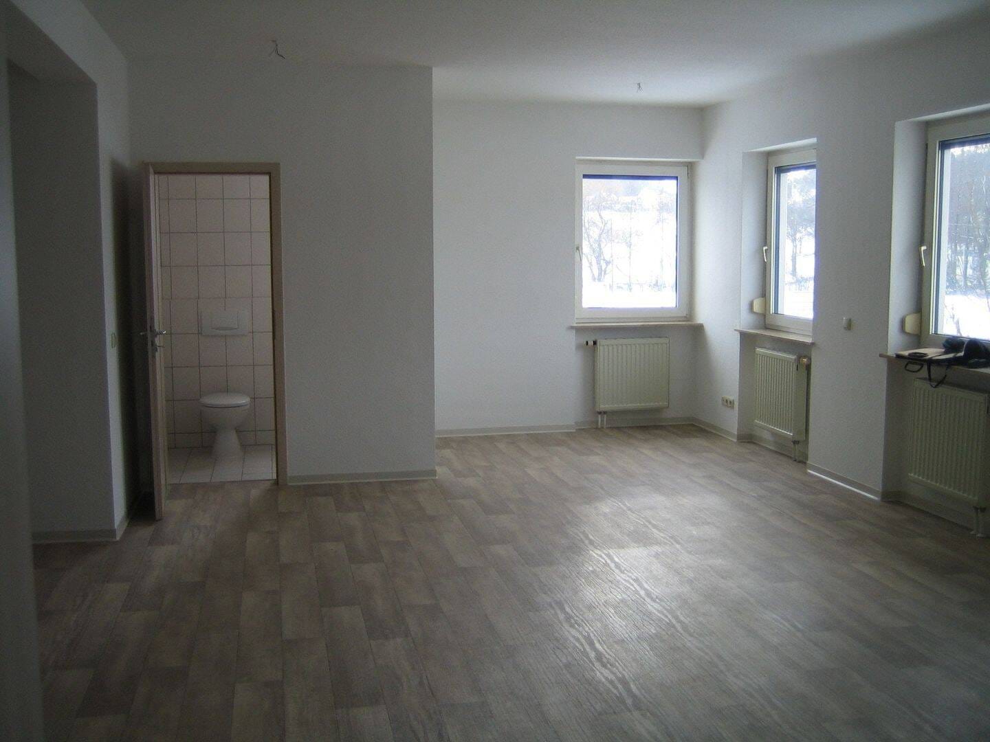 Immobilie in Schmölln - Provisionsfreies Wohn- und Geschäftsgebäude in ländlicher Lage - Bild 3