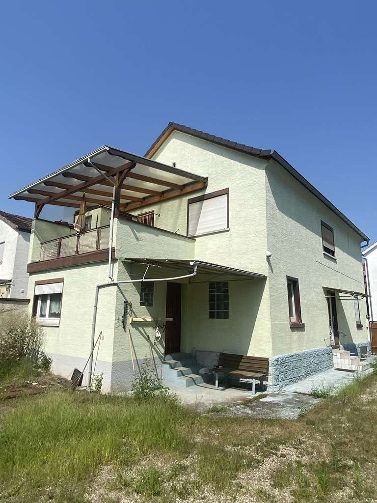 Immobilie in Alsbach-Hähnlein - Charmantes Haus mit großzügigem Grundstück und idyllischen Garten im Ortsteil Hähnlein - Bild 1