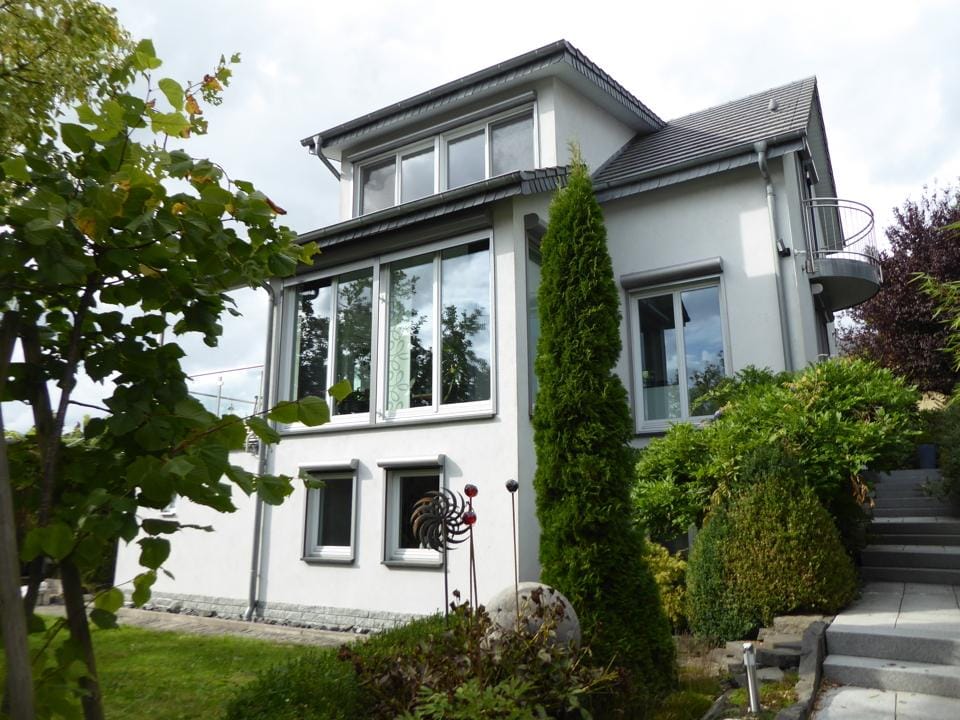 Immobilie in Kalbach - Charmantes Einfamilienhaus mit sonniger Terrasse und Einliegerwohnung! - Bild 0