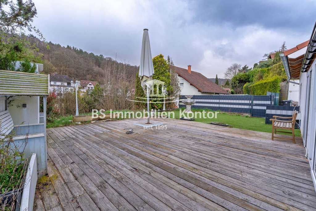 Immobilie in Dörrenbach - Dörrenbach! Großzügige EG-Wohnung mit Wintergarten, Garage, Garten und Terrasse in ruhiger Wohnlage! - Bild 2