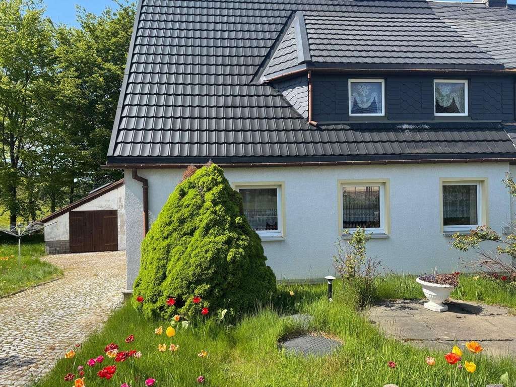 Immobilie in Jöhstadt - Wohnen zwischen Wäldern und Wiesen! Schöne Doppelhaushälfte in Grumbach! - Bild 2