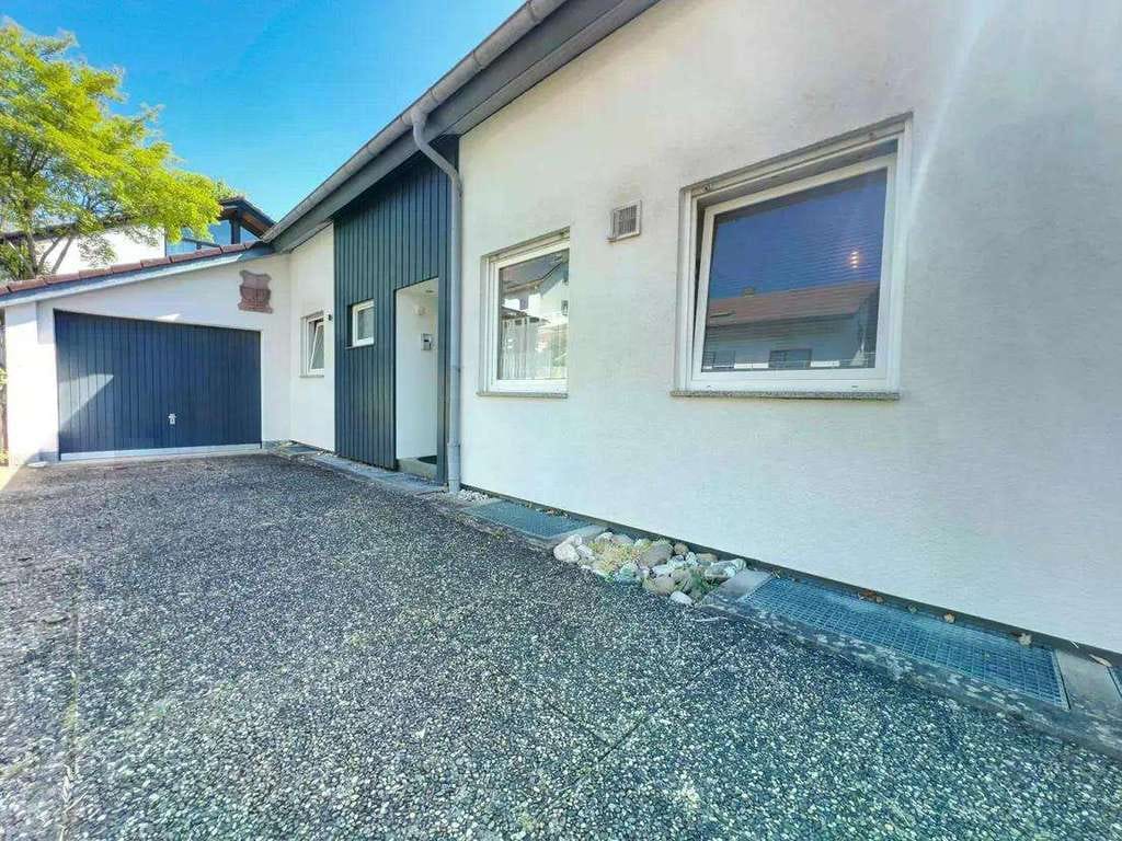 Immobilie in Nagold - Provisionsfrei! Schmuckstück Nagolds! Einfamilienhaus mit Garage, großen Balkon, DG & ELW - Bild 0
