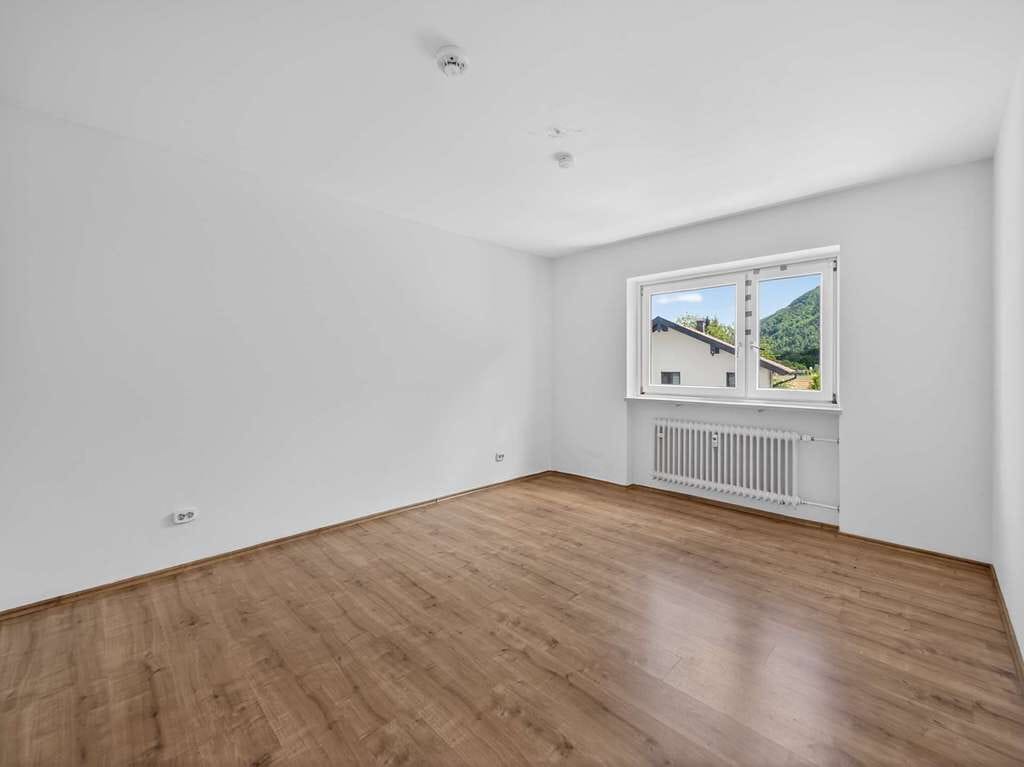 Immobilie in Grassau - Helle Eigentumswohnung mit durchdachtem Grundriss und Westbalkon - Bild 2