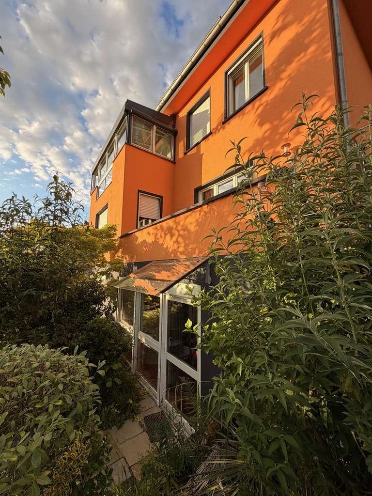 Immobilie in Brechen - Versteckte Gartenidylle - großzügige Villa mit Schwimmteich - Bild 0