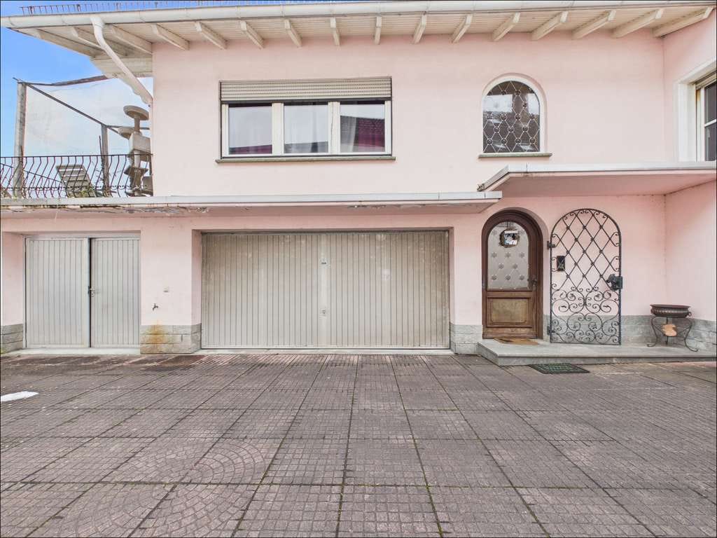 Immobilie in Goldbach - Gestalten statt suchen – Haus mit Potenzial für Familie oder zwei Parteien - Bild 1