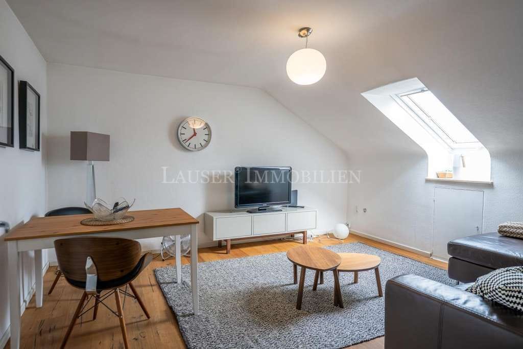 Immobilie in Fellbach - Möblierte Zwei-Zimmer-Dachgeschosswohnung in Fellbach - Bild 0