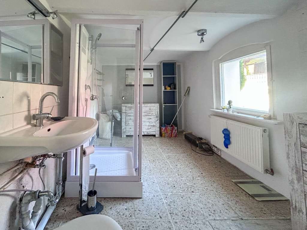 Immobilie in Dornburg-Camburg - Wachgeküsst: Historisches Haus am Markt wartet auf neuen Glanz - Bild 4