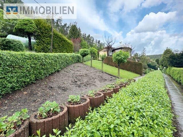 Immobilie in Lippersdorf-Erdmannsdorf - Schöner gepflegter Garten mit kleinem Einfamilienhaus - Hier kann Ihr Urlaub beginnen - Bild 4