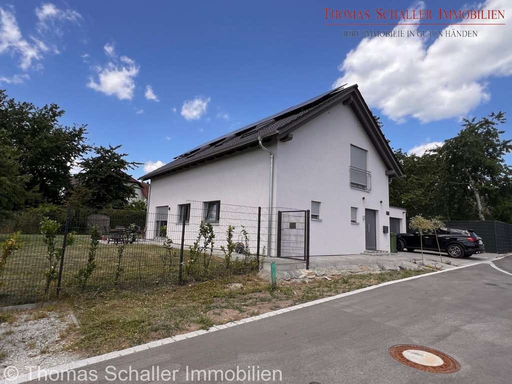 Immobilie in Happurg - Moderne Eleganz trifft Energieeffizienz – Kampa KfW 40+ EFH mit Photovoltaik und Luxusausstattung - Bild 2