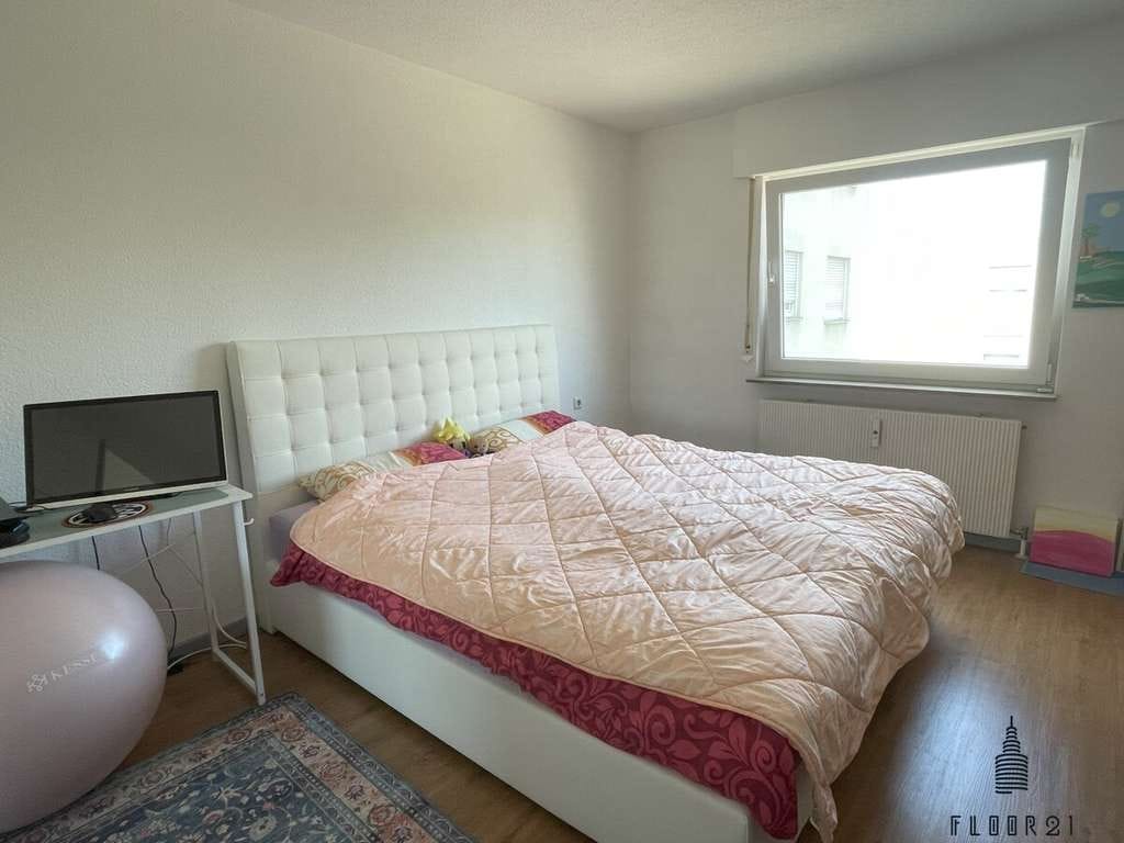 Immobilie in Gerlingen - Renditeobjekt mit 4,5% in Gerlingen +++ 2 Zi.- Wohnung mit EBK, Balkon und PKW- Stpl. +++ - Bild 3