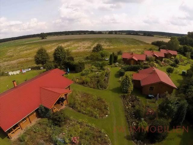 Immobilie in Arendsee (Altmark) - Feriendomizil mit 5 Holzblockbohlenhäuser auf 6.000 m² Anwesen - Bild 0