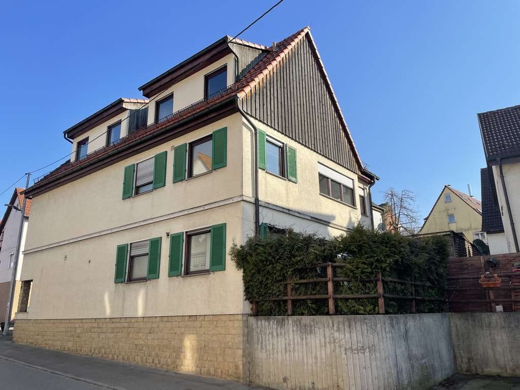 Immobilie in Ostfildern - Mehrgenerationenhaus mit 2 Wohneinheiten, Hobbyraum, Keller und 2 KFZ-Außenstellplätzen - Bild 0
