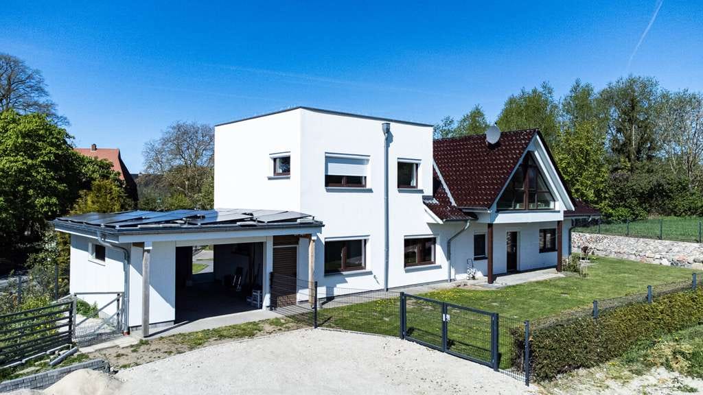 Immobilie in Neuengörs - Landidylle meets Design: Perfektes 2-FH für die große Familie in Hanglage - Bild 3