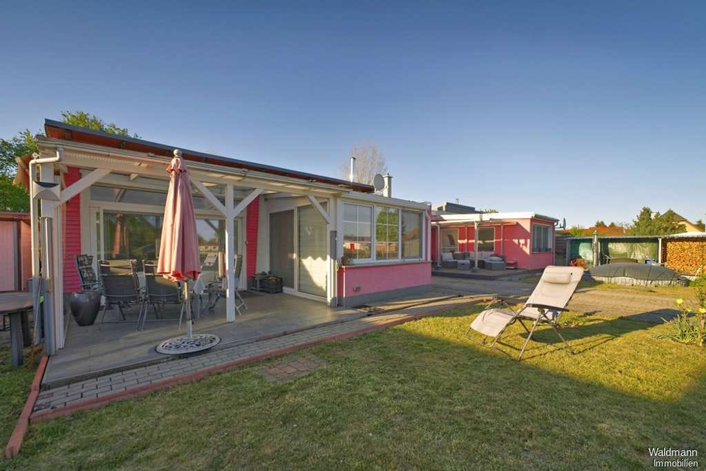 Immobilie in Nuthe-Urstromtal - Doppeltes Anglerglück. Zwei Bungalows am See - Bild 0