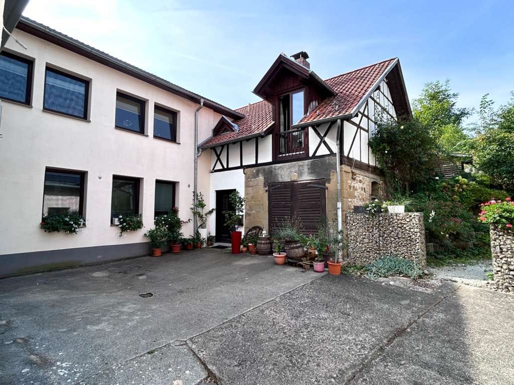 Immobilie in Meeder - Mehrfamilienhaus mit moderner Praxis und ehemaliger Brauerei auf großzügigem Grundstück in Meeder! - Bild 3