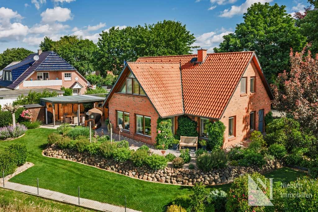 Immobilie in Bardowick - Einziehen und wohlfühlen: Familienfreundliches Haus mit Traumgarten in Bardowick - Bild 0
