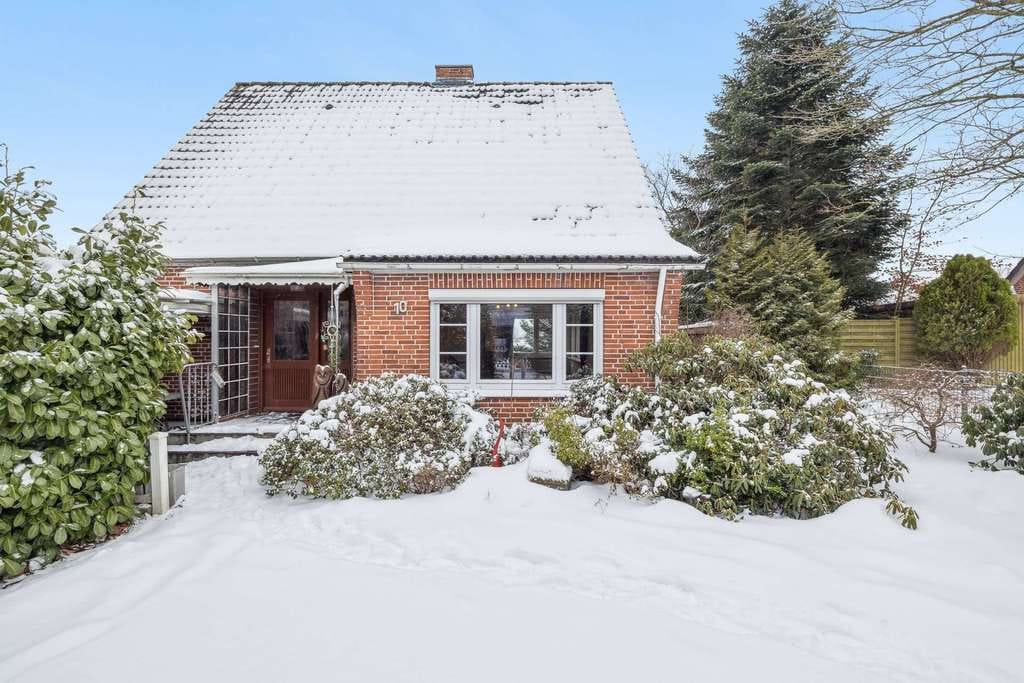 Immobilie in Norderbrarup - Charmantes Einfamilienhaus am Feldrand – kleines Juwel mit großem Sanierungspotenzial - Bild 1
