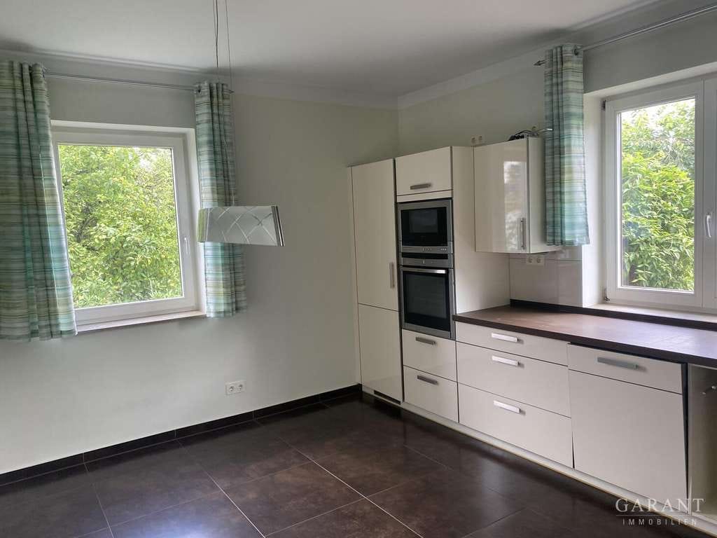 Immobilie in Naunhof - Großzügiges Zweifamilienhaus mit Wintergarten, Sauna, zwei Kaminen, Garage und schönem Grundstück - Bild 3