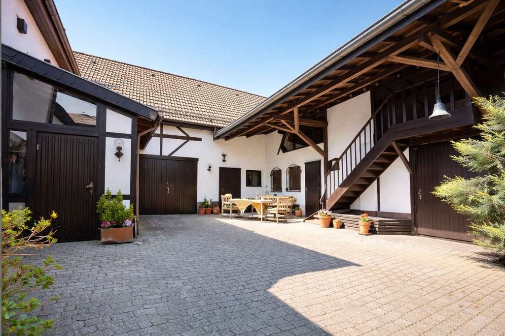 Immobilie in Nettersheim - Hofanlage mit 4 Einheiten - Kapitalanlage 12,7% - Bild 0