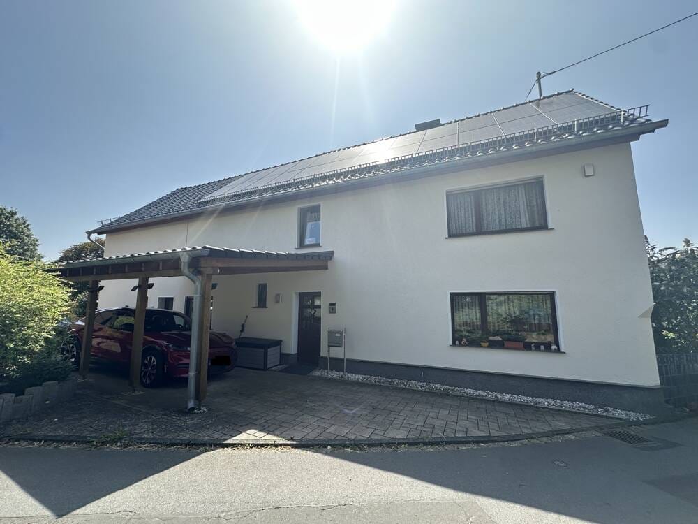 Immobilie in Altenkirchen (Westerwald) - Großes Einfamilienhaus mit Pool, Sauna, Lift und nachhaltiger Energietechnik - Bild 1