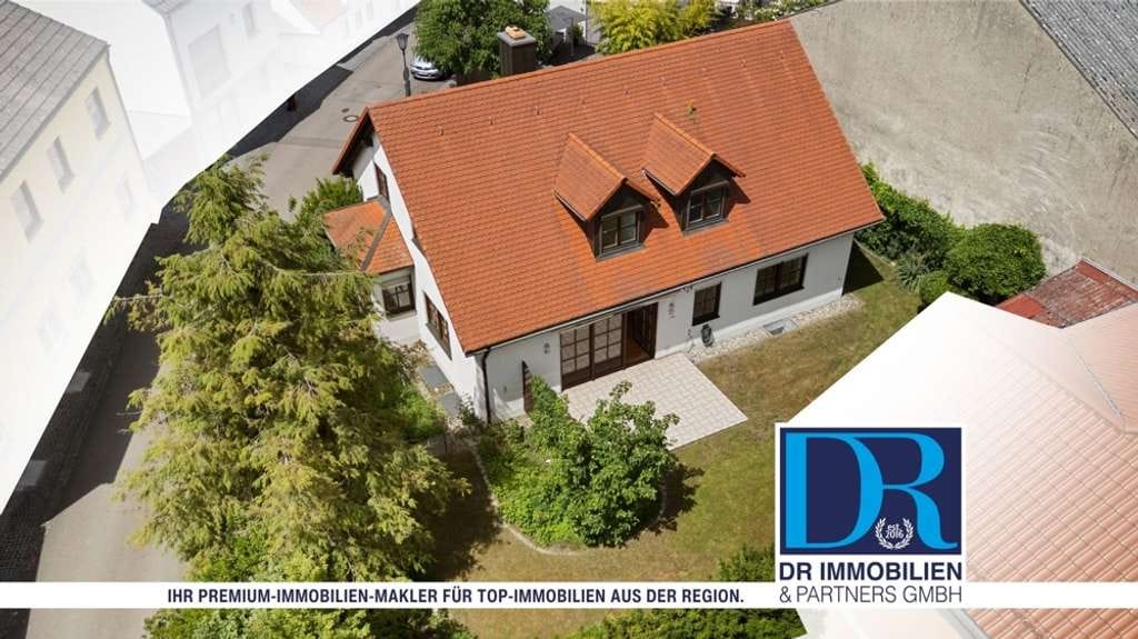 Immobilie in Kösching - Sehr gepflegtes EFH mit schönem Garten, Einzelgarage und Sauna im Herzen von Kösching - Bild 0