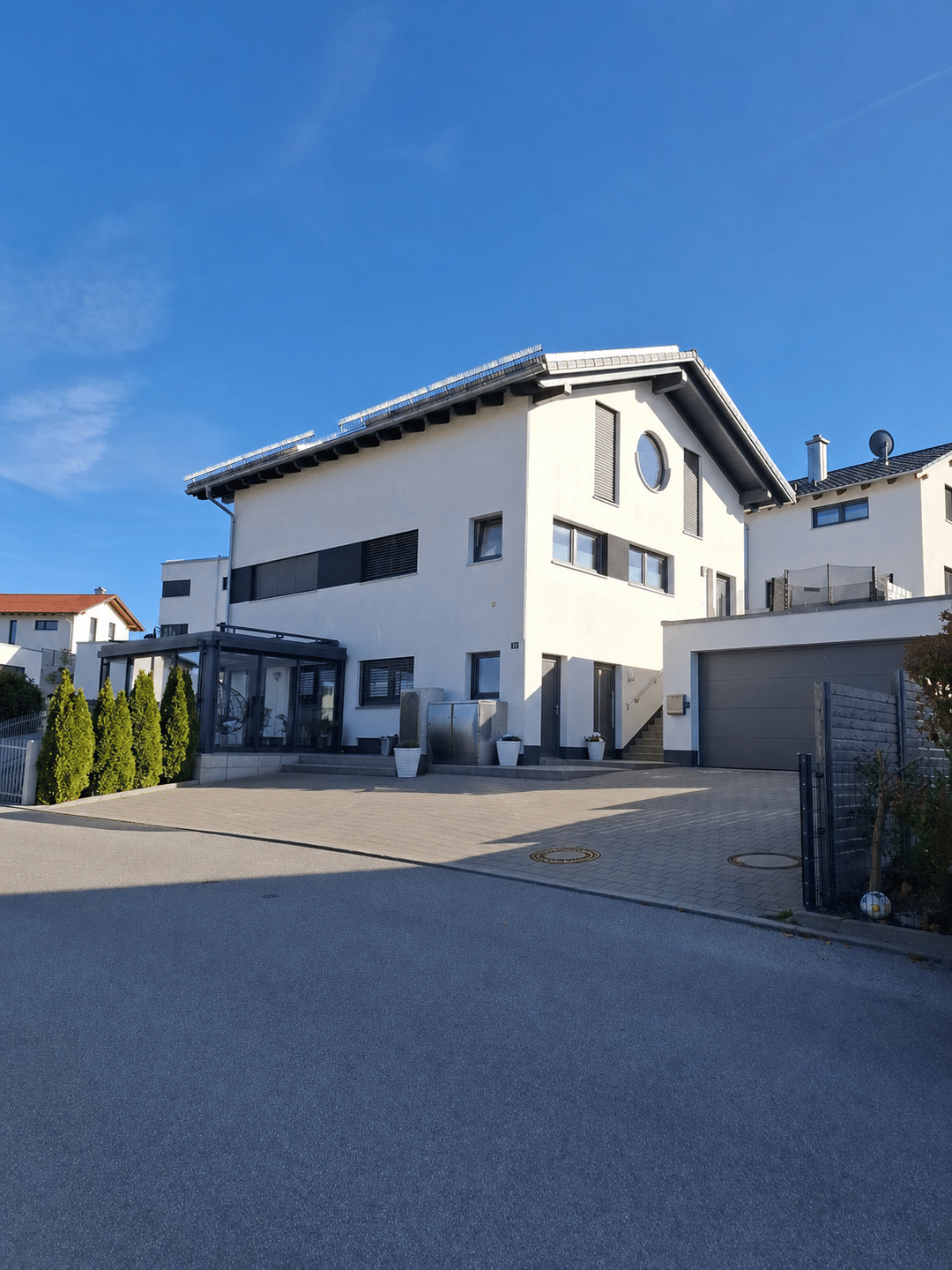 Immobilie in Geisenhausen - Modernes Zweifamilienhaus in ruhiger Lage in Geisenhausen - Bild 0