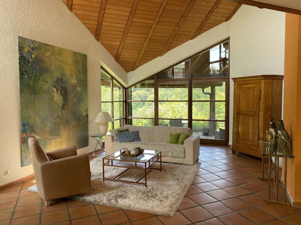 Immobilie in Bollschweil - Schwarzwald Klassiker: Architektenhaus im Landhaus Stil. Idyllische Hanglage mit Schauinsland Blick  - Bild 0