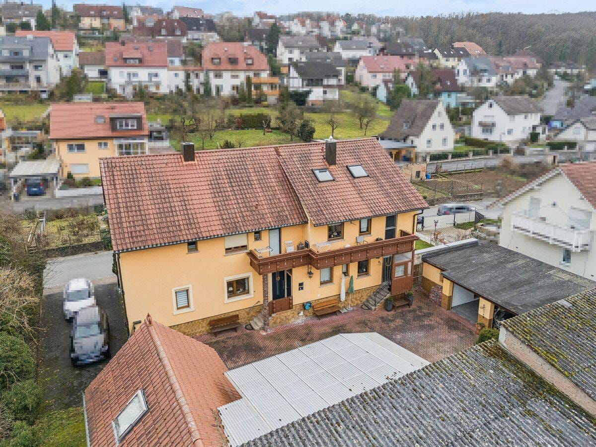 Immobilie in Theilheim - Solides Zweifamilienhaus im Würzburger Einzugsgebiet - viel Wohnraum, flexible Nutzung, Doppelgarage - Bild 4