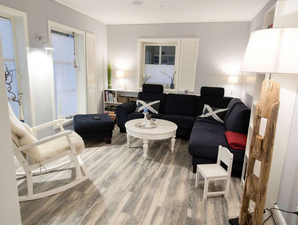 Immobilie in Breege - Zwischen Ostseestrand und Hafenflair: Maritimes Ferienhaus mit hochwertiger Ausstattung - Bild 1