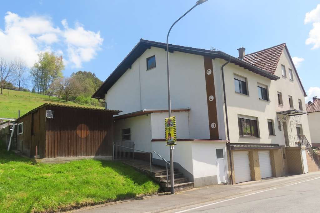 Immobilie in Mossautal - Geräumiges 1-2 Familienhaus mit Scheune und vielen Freiflächen - Bild 1