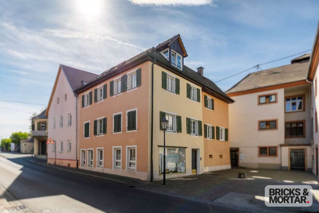 Immobilie in Kenzingen - Charmantes Mehrfamilien Haus im Herzen von Kenzingen - Bild 0
