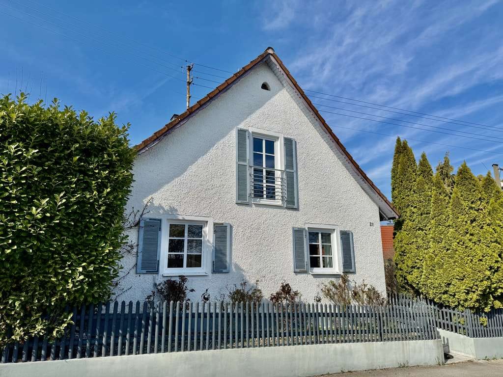 Immobilie in Gablingen - ***Haus mit Charakter sucht neue Ideen – freistehendes Einfamilienhaus mit Potenzial - Bild 1