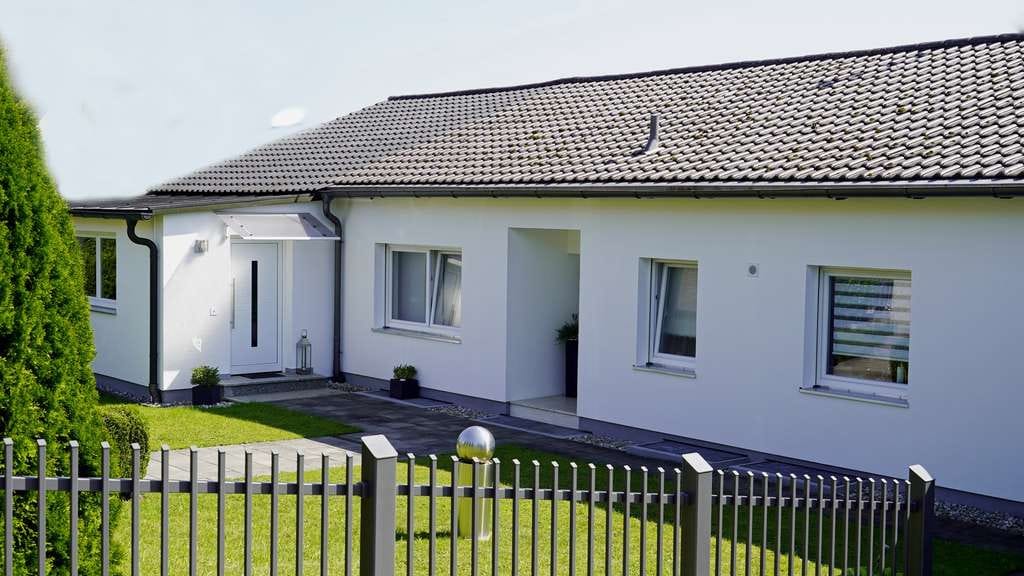 Immobilie in Reichertshausen - Einfamilienhaus mit Anbau in Reichertshausen-Steinkirchen - Bild 2