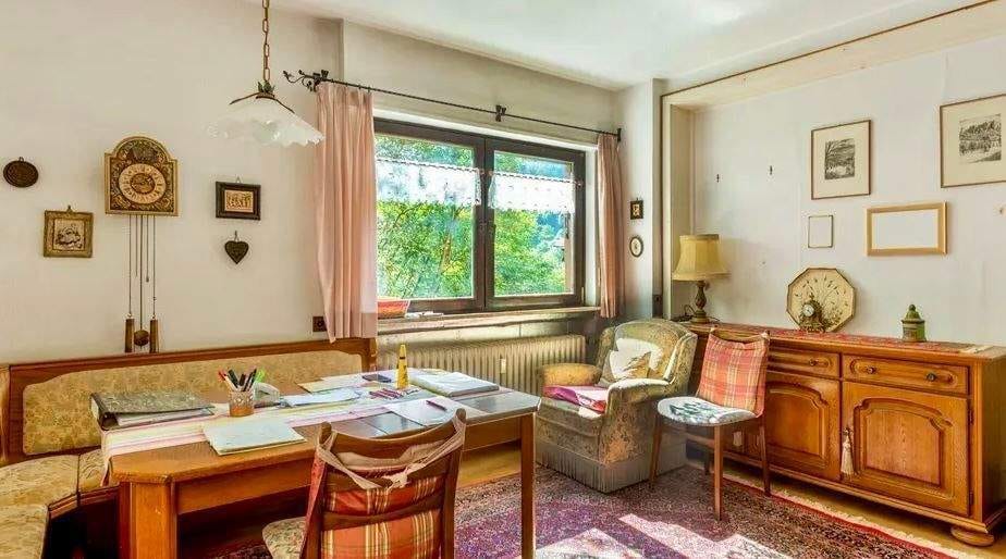 Immobilie in Eberbach - Zweifamilienhaus mit Herz und Geschichte: Raum für Generationen in Eberbach - Bild 2