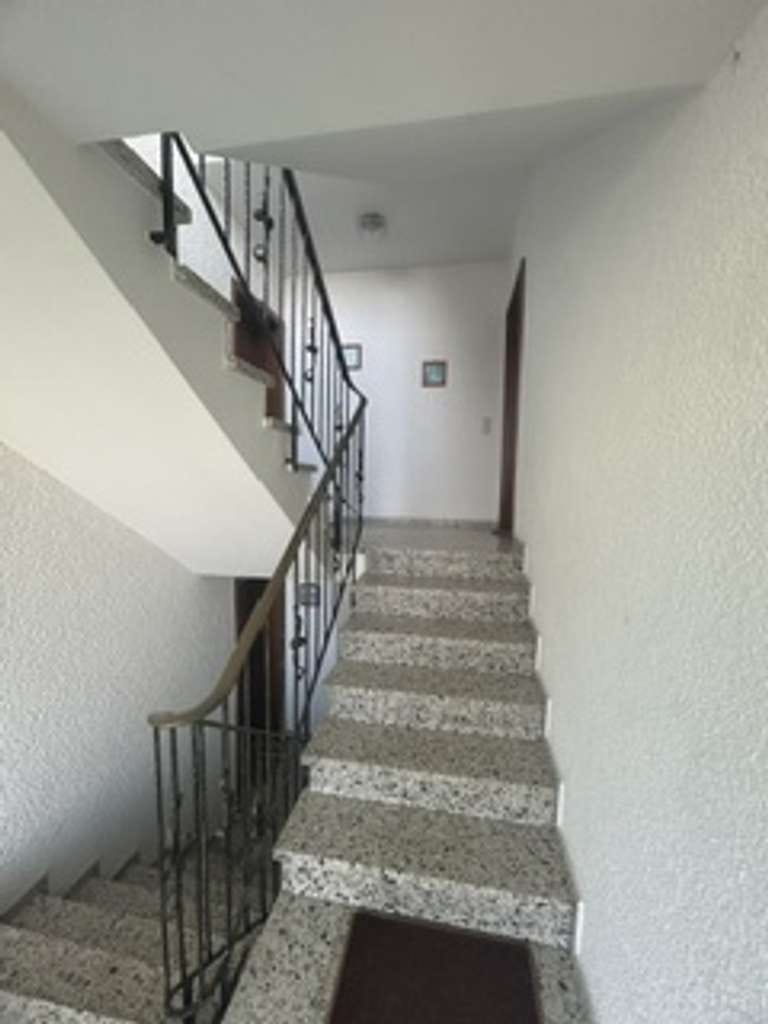 Immobilie in Karlsdorf-Neuthard - Gutgeschnittene 3-Zi.-ETW in ruhiger Lage von Karlsdorf m.  TLB, Gäste-WC, Balkon u. Carport - Bild 1