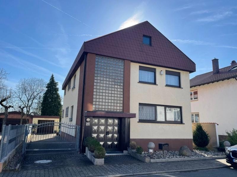 Immobilie in Kronau - GLOBAL INVEST SINSHEIM | Tolles Einfamilienhaus mit großen Garten in Kronau - Bild 0
