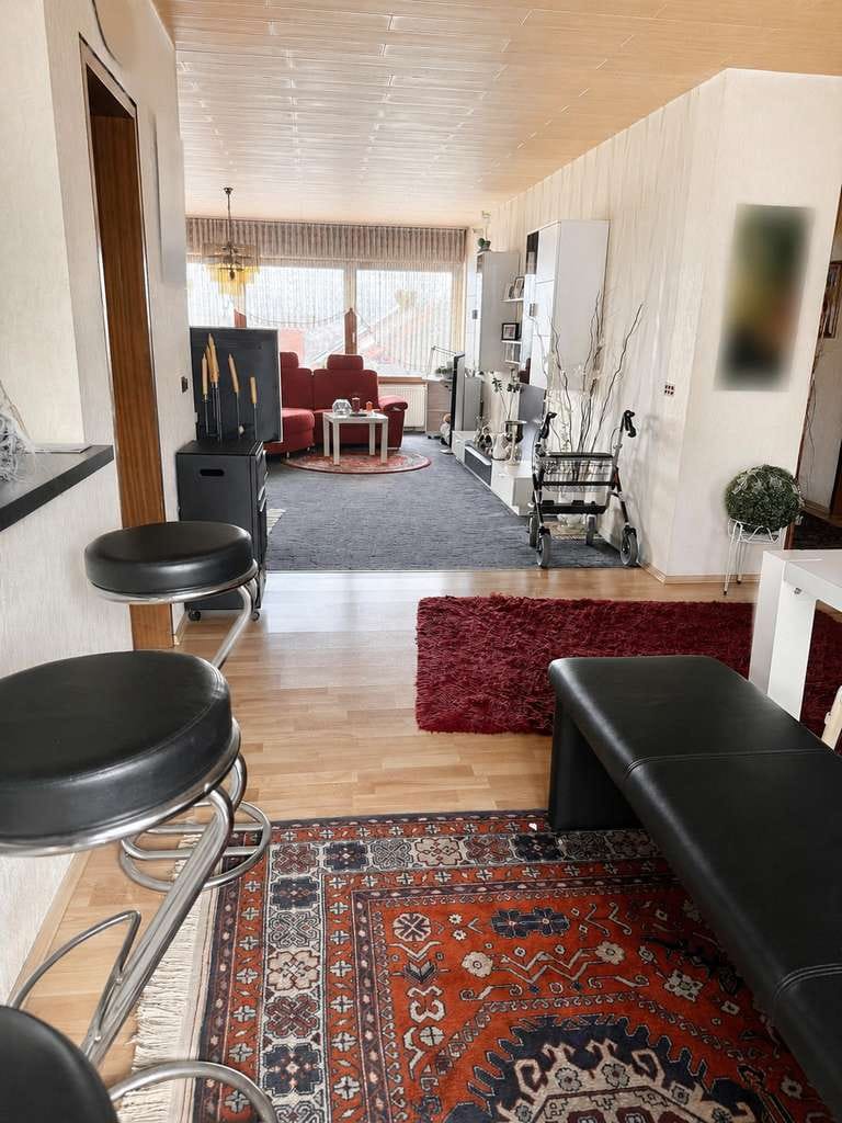 Immobilie in Wendlingen am Neckar - Charmante Wohnung mit Hobbyraum und großem Gartenanteil - Bild 0
