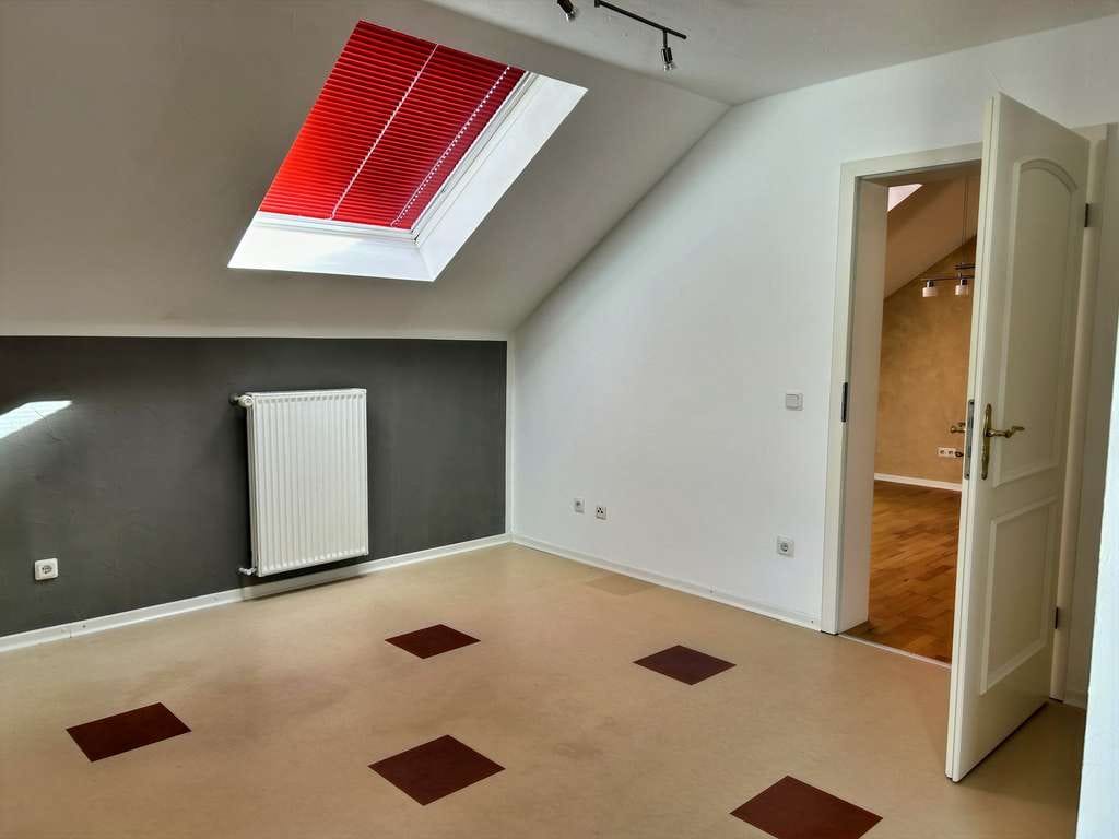 Immobilie in Heinzenbach - Großzügiges Zweifamilienhaus in Heinzenbach  - Bild 3