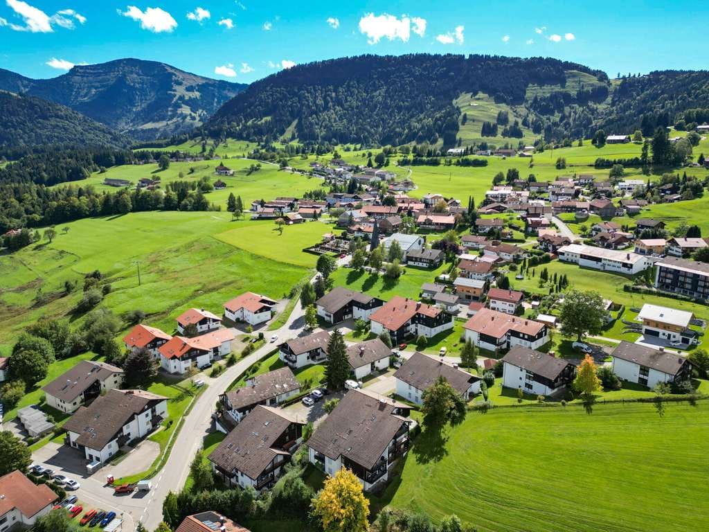 Immobilie in Oberstaufen - Wohnen mit Haus-Charakter - Ihr Zuhause auf 104 qm mit Terrasse/Garten, Balkon & Hochgratblick - Bild 3