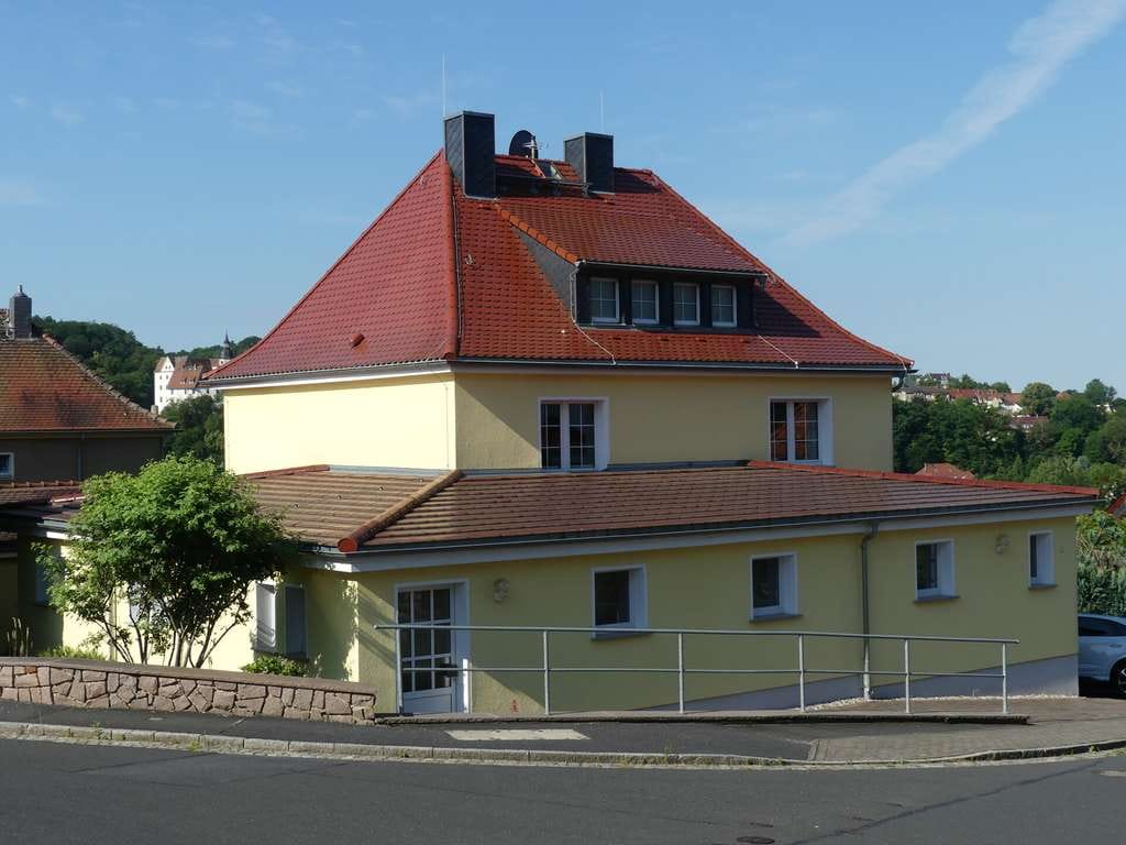 Immobilie in Nossen - Wohnen und Arbeiten perfekt verbinden - Einfamilienhaus in toller Umgebung am Stadtrand von Nossen - Bild 0